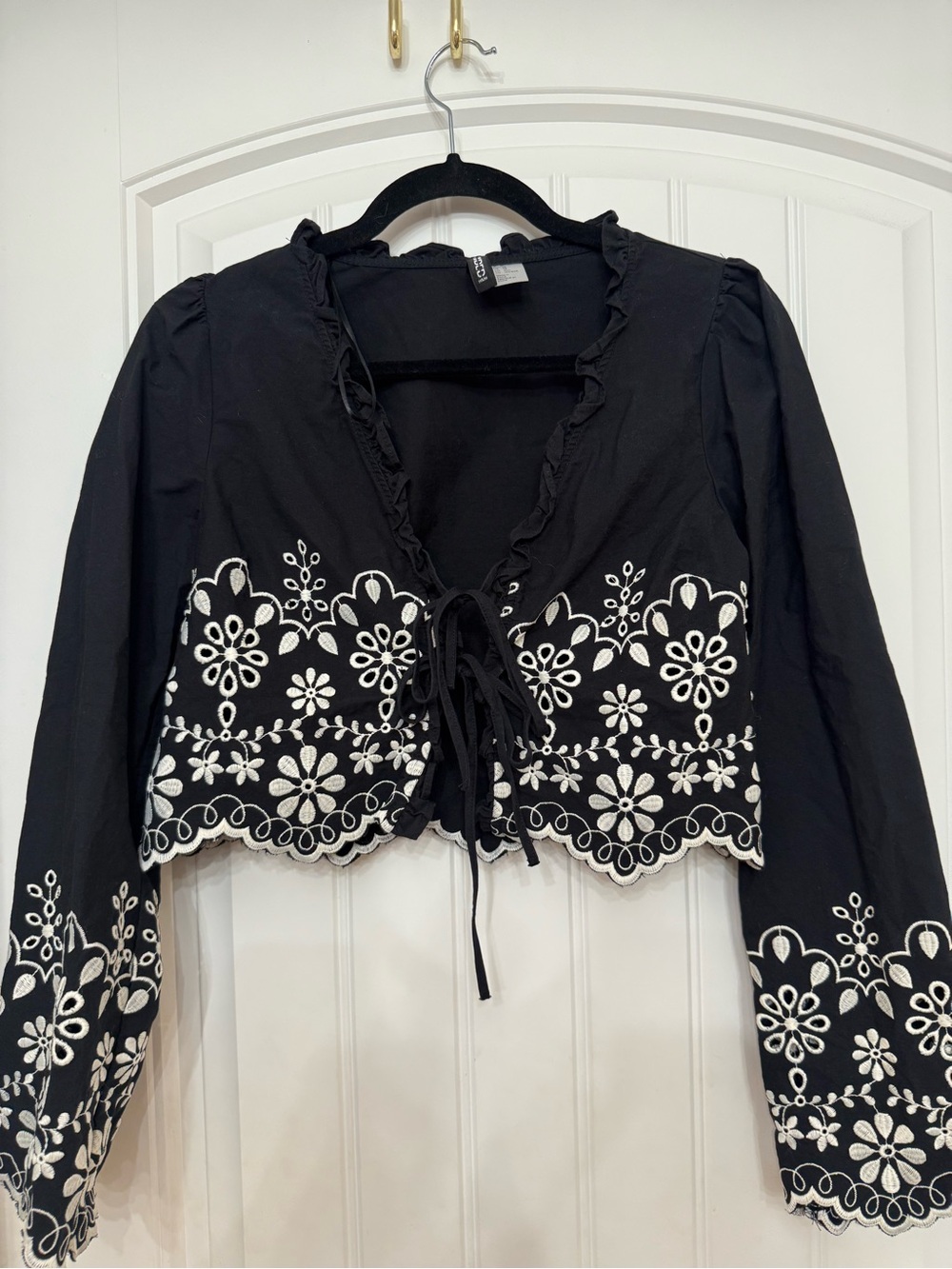 H&M Black Cropped Tie-Front Blouse with White Floral Embroidery